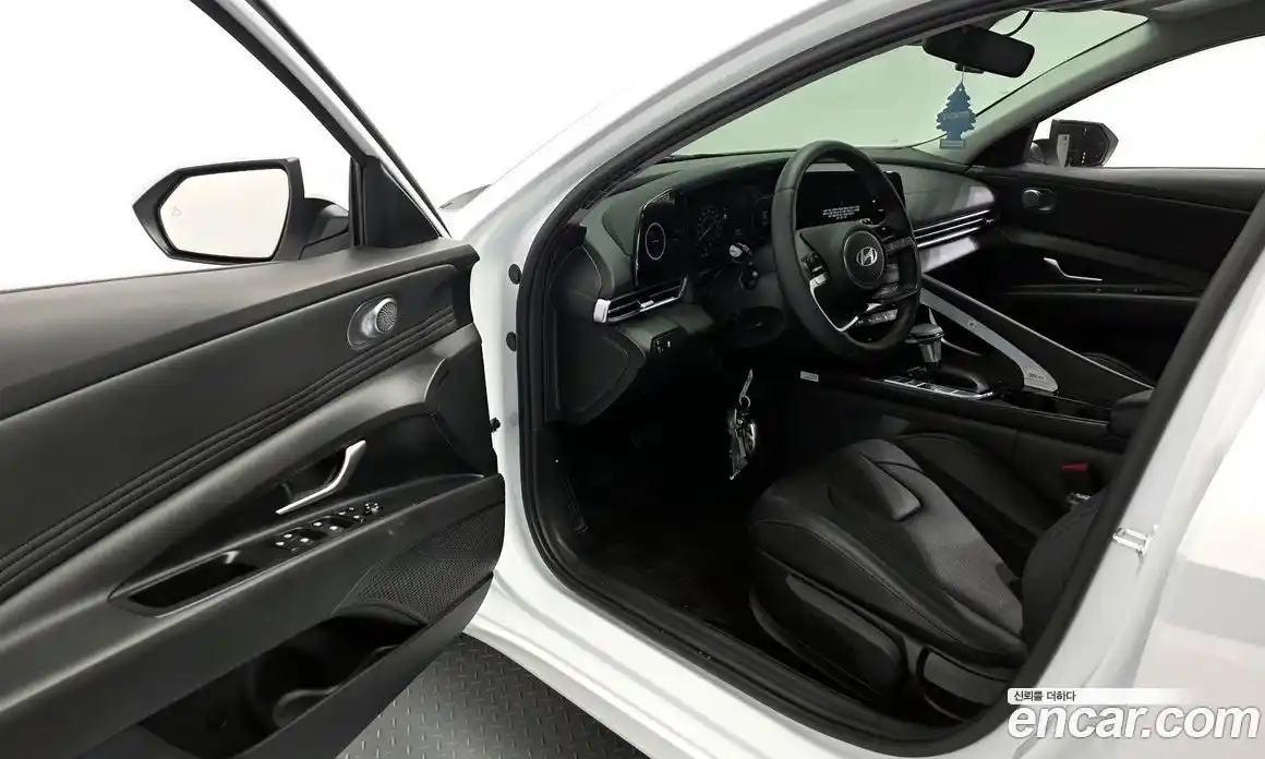 Hyundai Avante 2023 1.6 Автомат в Москве № 813514, фото 10