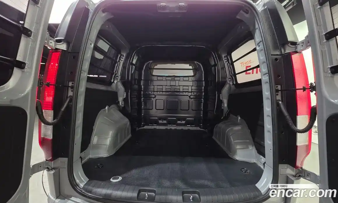 Hyundai Staria 2025 3.5 гидро в Москве № 813793, фото 19