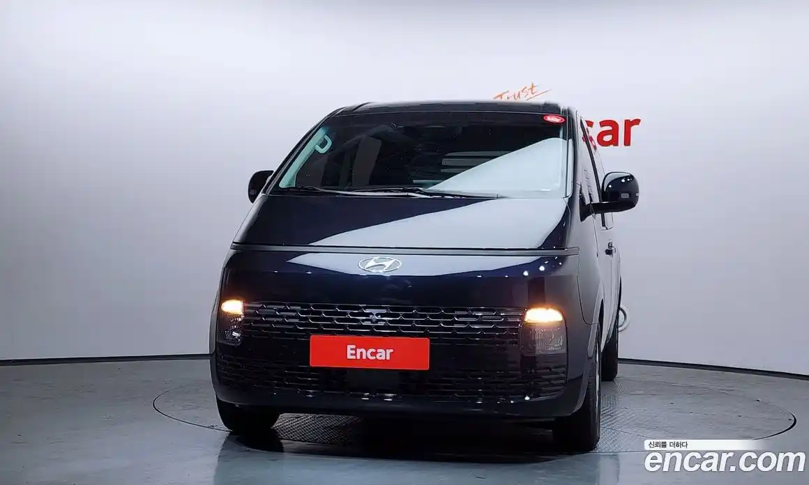 Hyundai Staria 2023 2.2 Автомат в Москве № 813973, фото 3