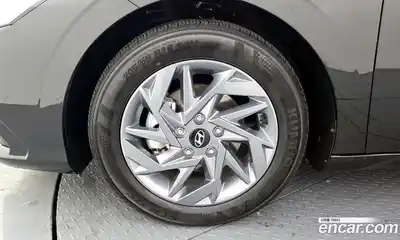 Hyundai Avante 2023 1.6 Автомат в Москве № 814023, миниатюра 5