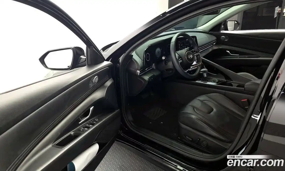 Hyundai Avante 2023 1.6 Автомат в Москве № 814023, фото 10