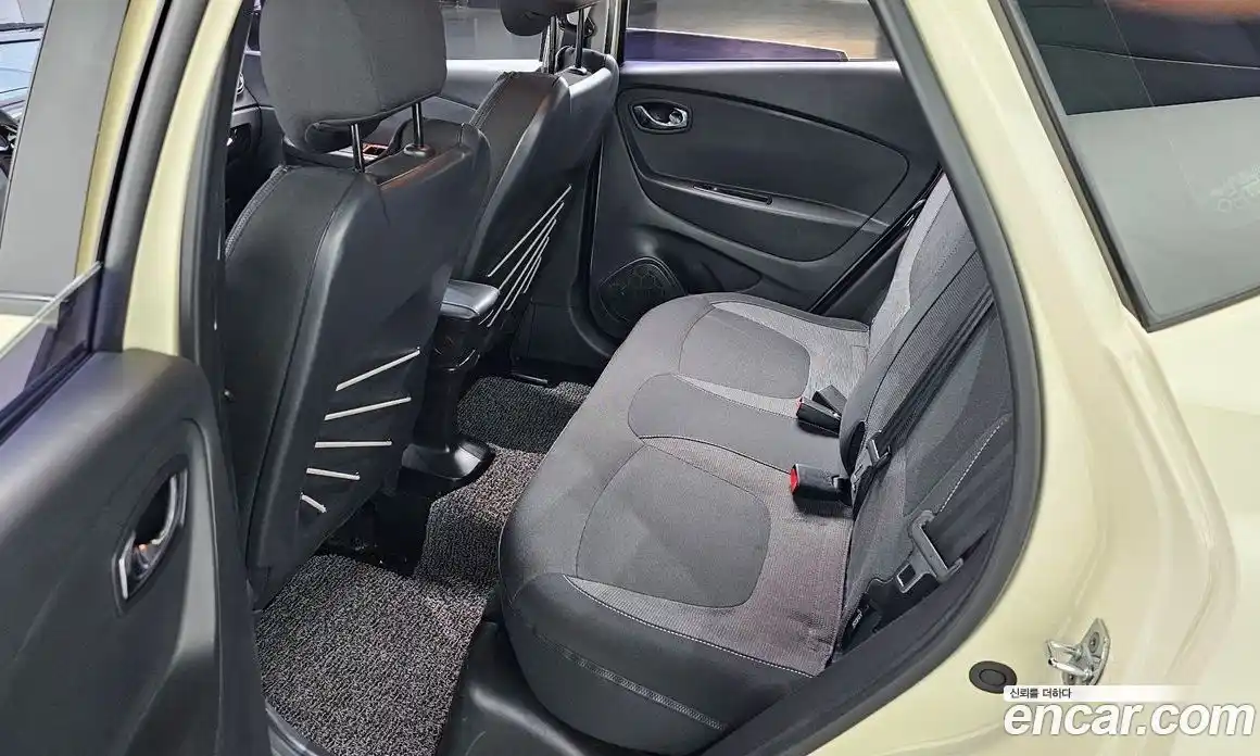 Renault QM3 2016 1.5 Автомат в Москве № 814381, фото 12