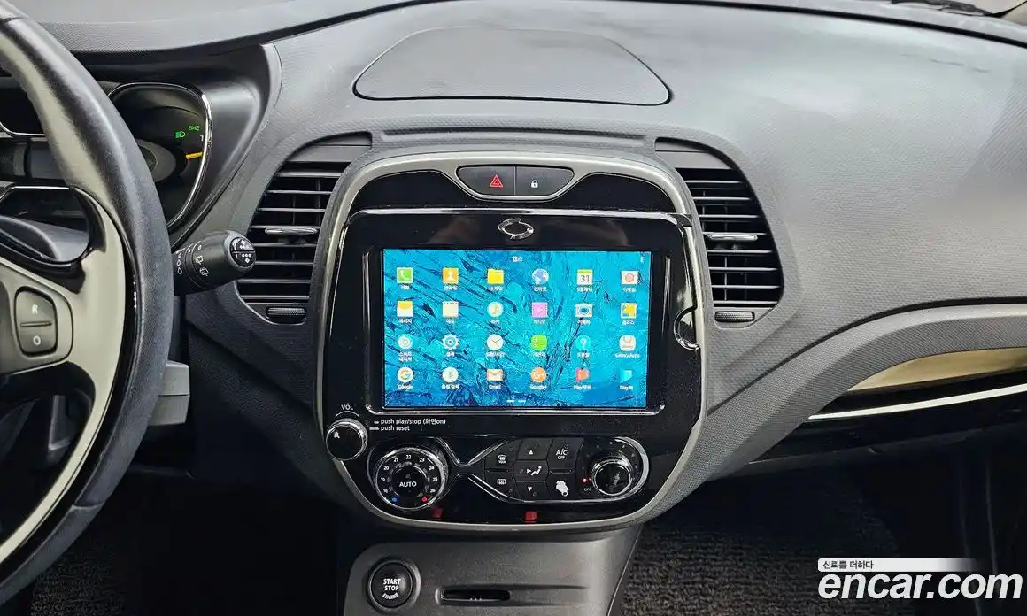 Renault QM3 2016 1.5 Автомат в Москве № 814381, фото 14