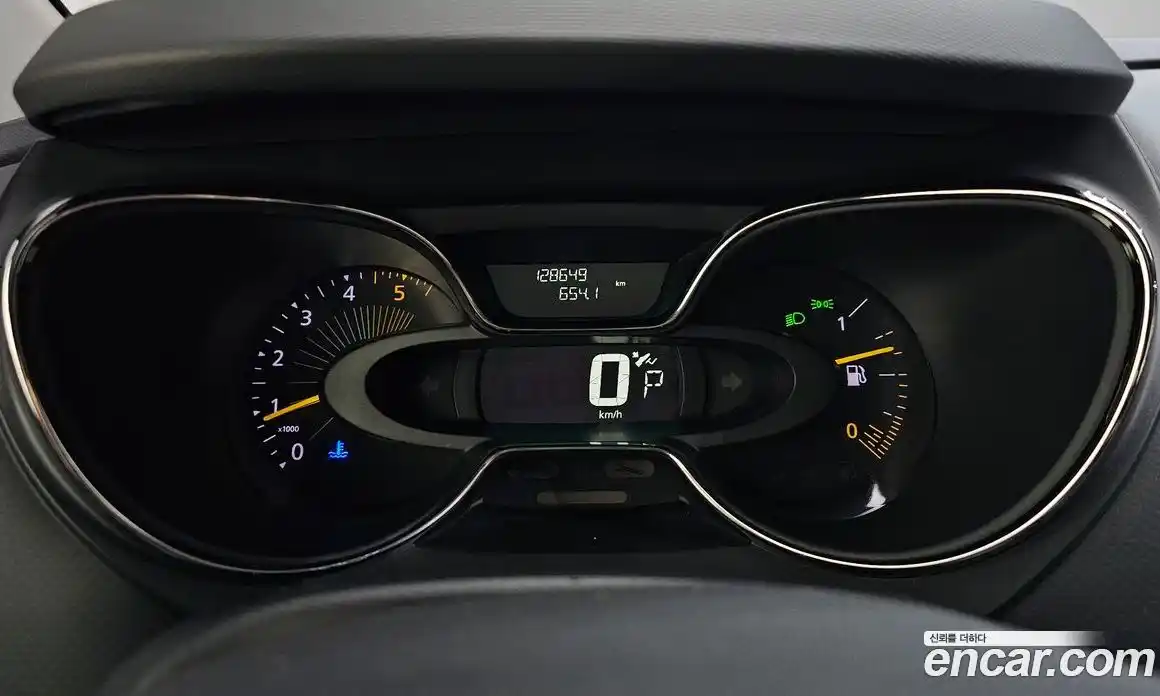 Renault QM3 2016 1.5 Автомат в Москве № 814381, фото 8