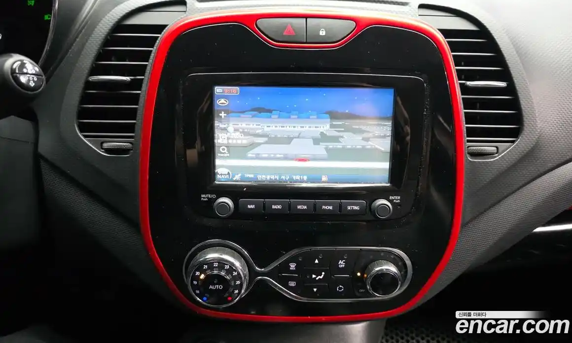 Renault QM3 2015 1.5 Автомат в Москве № 814531, фото 14