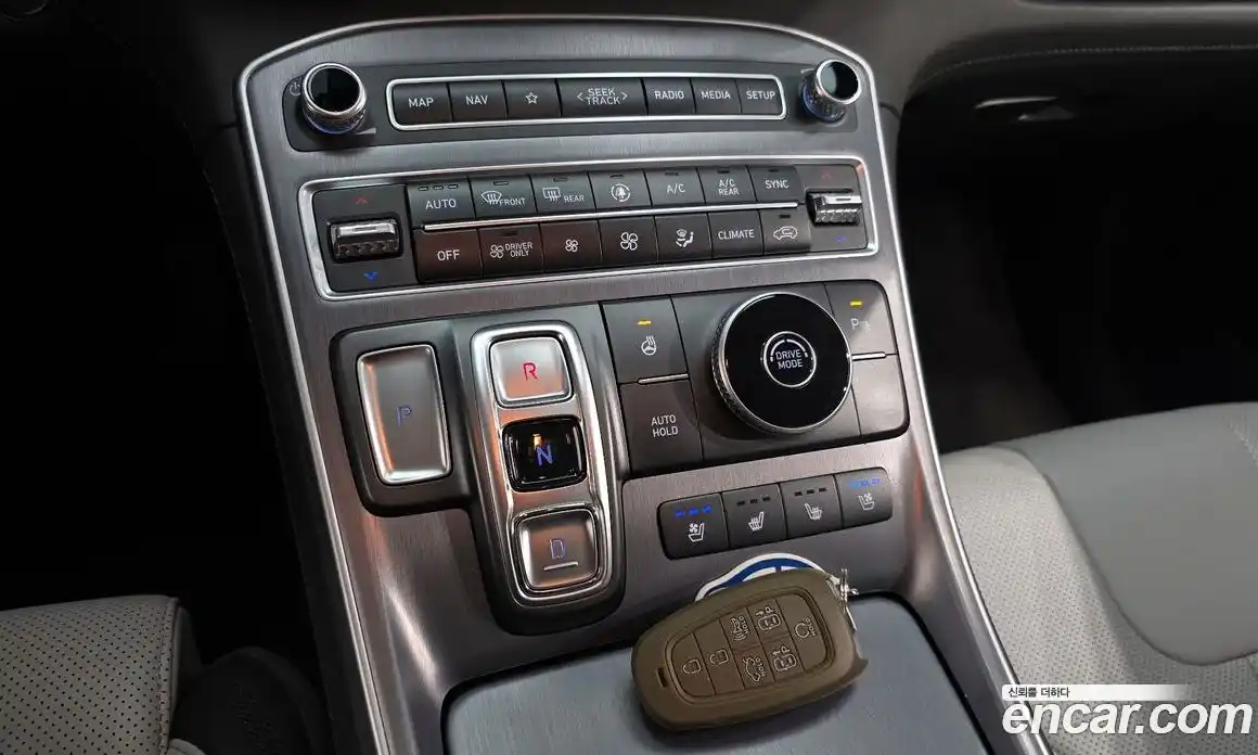 Hyundai Santa Fe 2022 1.6 Автомат в Москве № 815001, фото 9