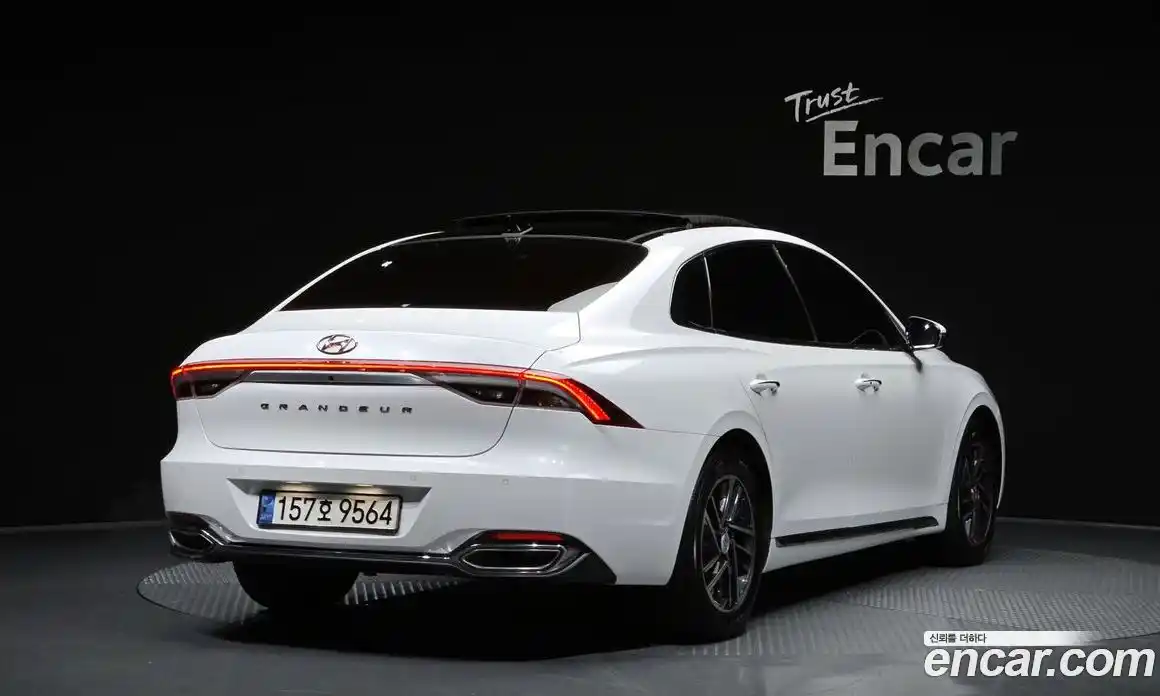 Hyundai Grandeur 2022 3.0 Автомат в Москве № 815026, фото 2