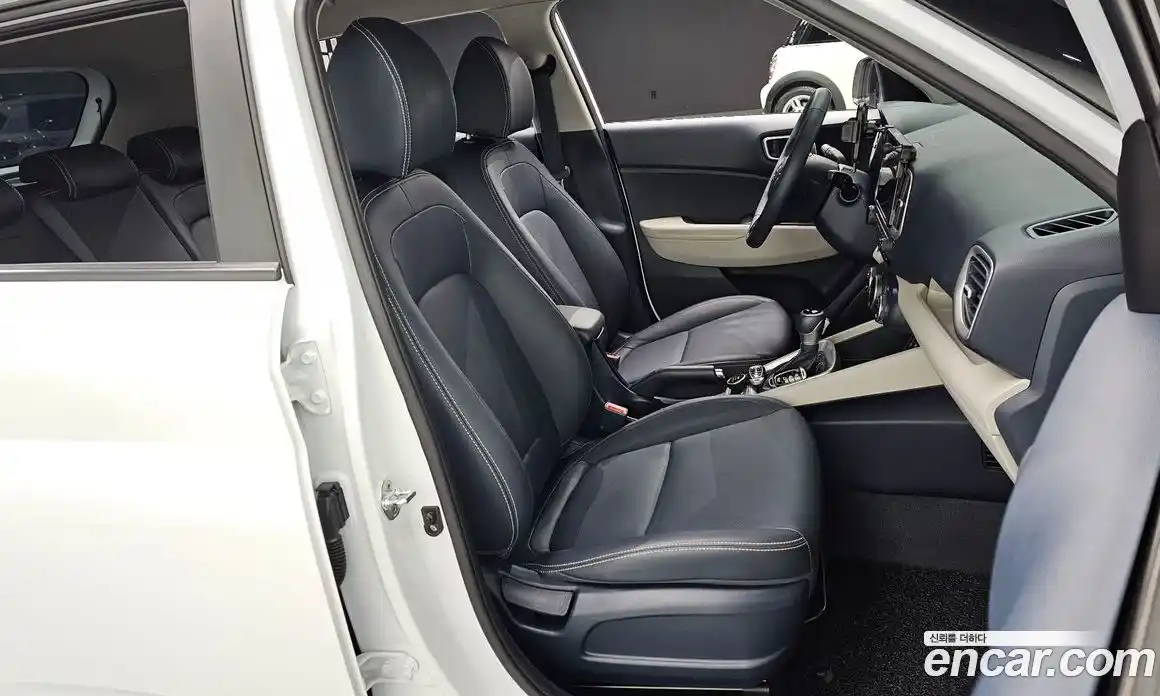 Hyundai Venue 2022 1.6 Автомат в Москве № 815059, фото 10