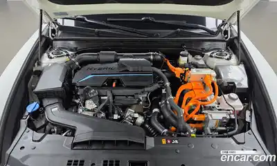 Hyundai Grandeur 2023 1.6 Автомат в Москве № 815060, миниатюра 6