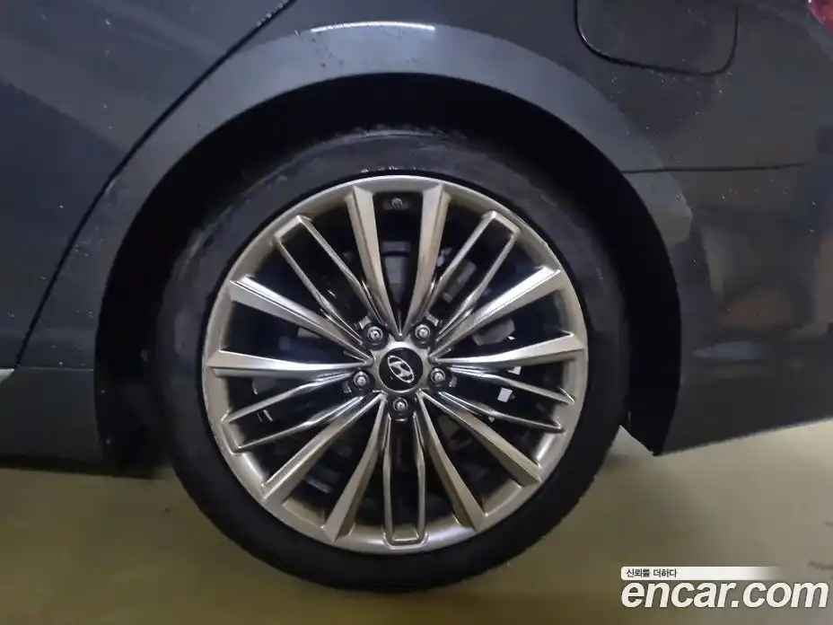 Hyundai Grandeur 2018 3.0 Автомат в Москве № 815233, фото 13