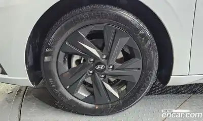 Hyundai Avante 2022 1.6 Автомат в Москве № 815329, миниатюра 5