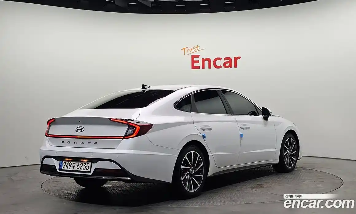 Hyundai Sonata 2021 2.0 Автомат в Москве № 815422, фото 2