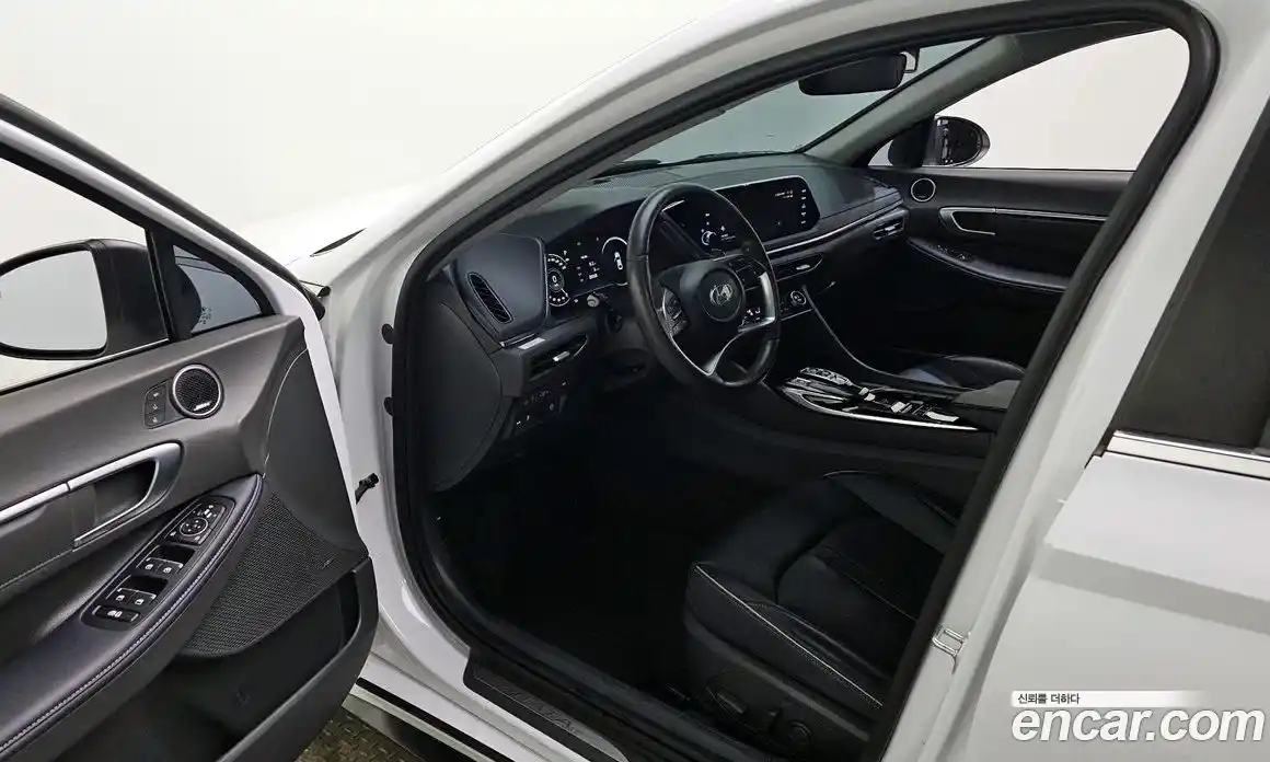 Hyundai Sonata 2021 2.0 Автомат в Москве № 815422, фото 10