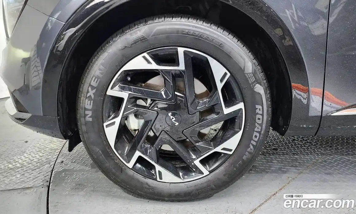 Kia Sportage 2023 1.6 Автомат в Москве № 816308, фото 4