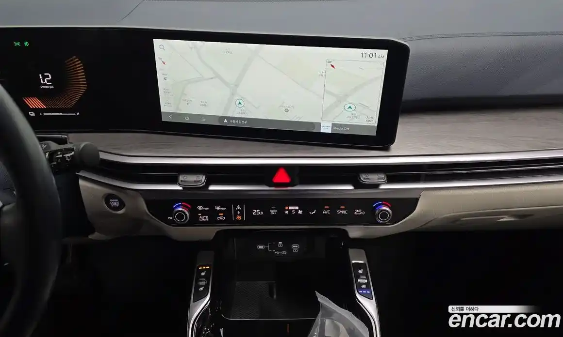 Kia Sorento 2023 1.6 Автомат в Москве № 816453, фото 14