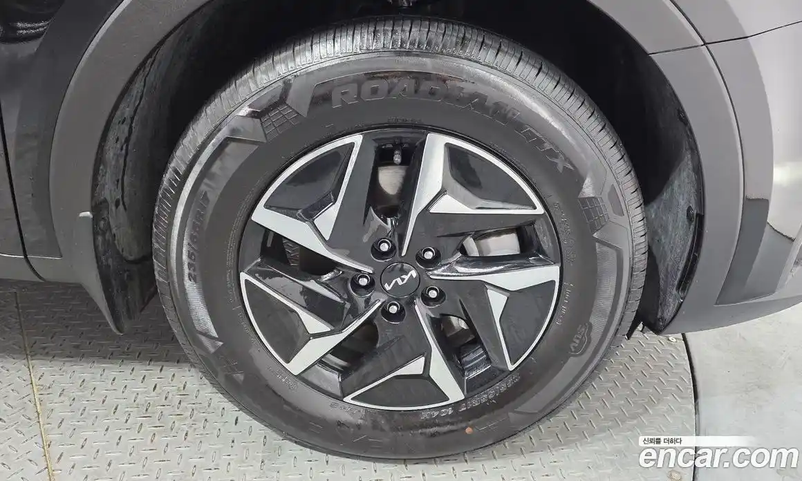 Kia Sorento 2023 1.6 Автомат в Москве № 816453, фото 5