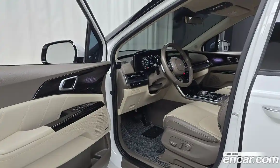 Kia Canival 2022 3.5 Автомат в Москве № 816665, фото 11