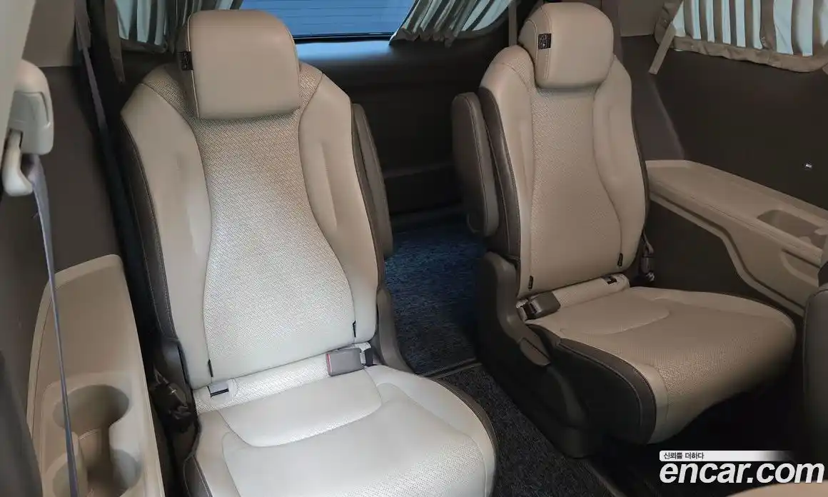 Kia Canival 2022 3.5 Автомат в Москве № 816665, фото 13