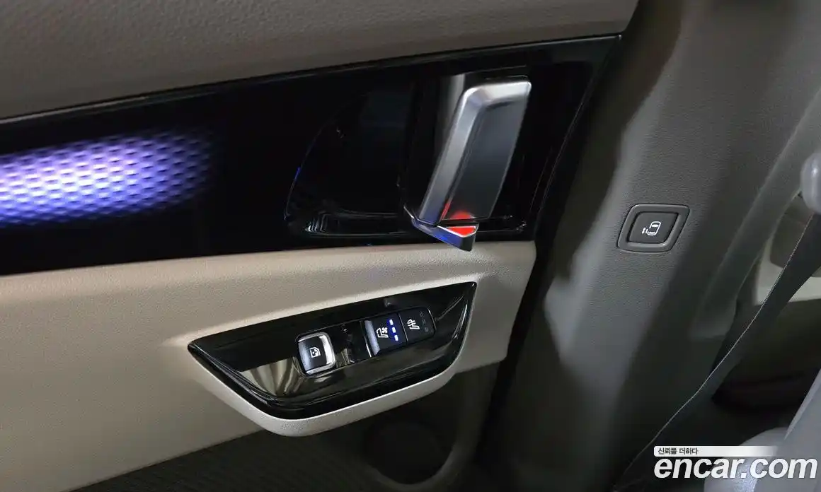 Kia Canival 2022 3.5 Автомат в Москве № 816665, фото 17