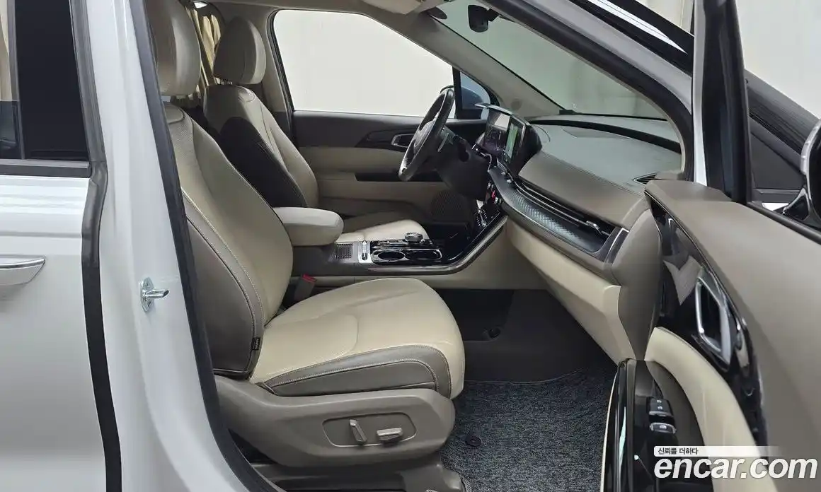 Kia Canival 2022 3.5 Автомат в Москве № 816665, фото 10