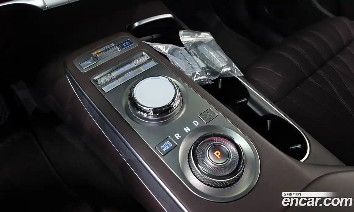 Genesis GV70 2021 2.5 Автомат в Москве № 817187, фото 9