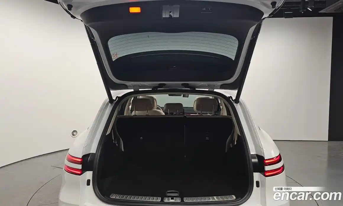 Genesis GV70 2024 2.5 Автомат в Москве № 817219, фото 20