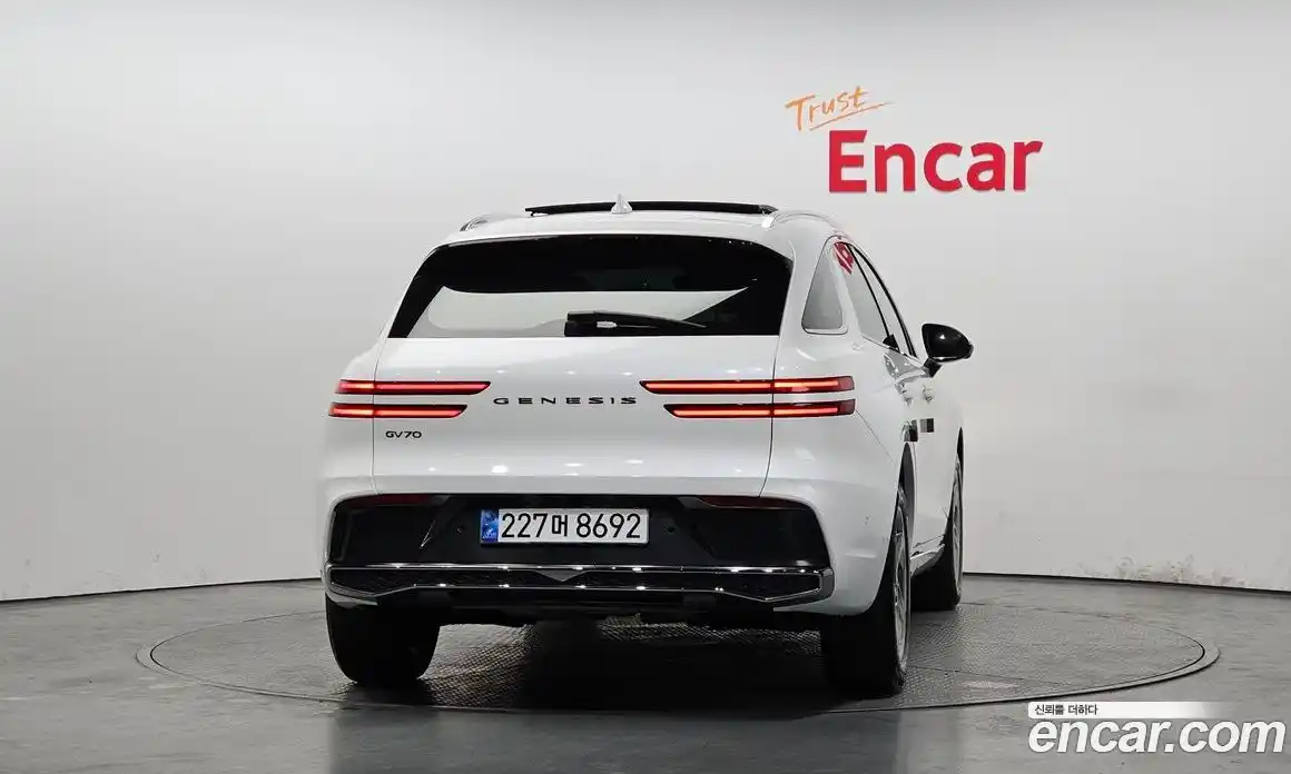 Genesis GV70 2024 2.5 Автомат в Москве № 817219, фото 4