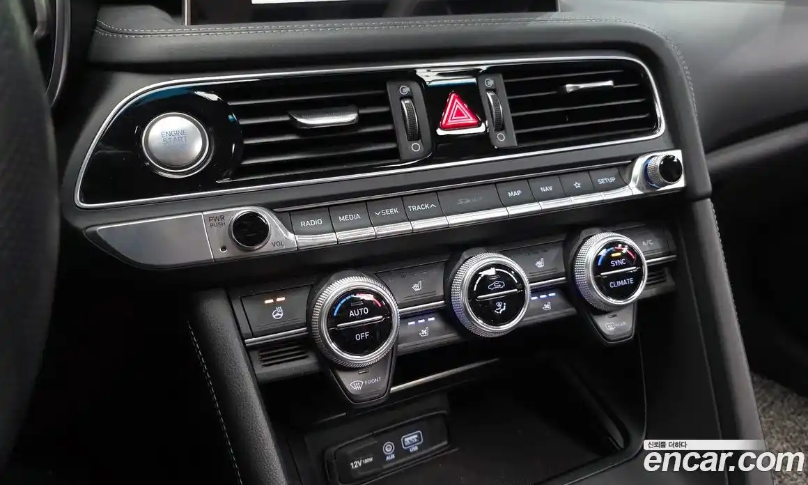 Genesis G70 2018 2.0 Автомат в Москве № 817357, фото 16