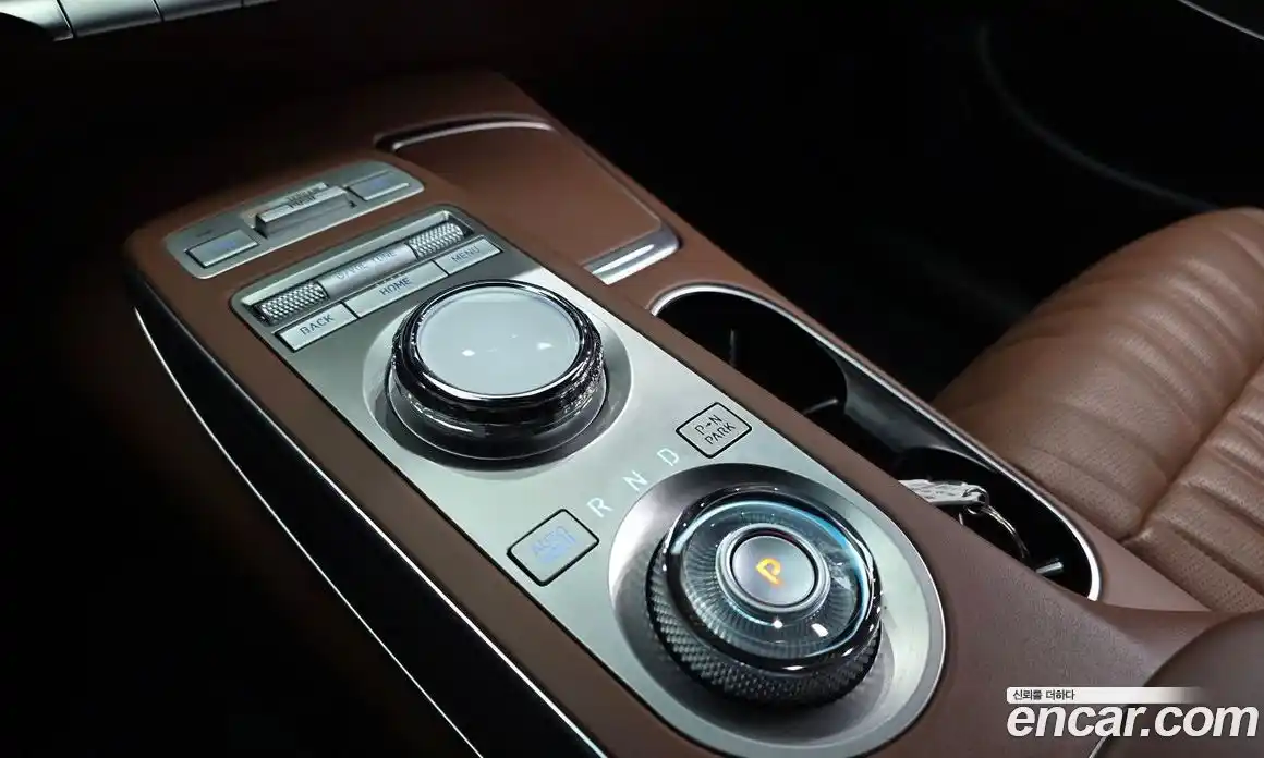 Genesis GV70 2022 2.5 Автомат в Москве № 817372, фото 9