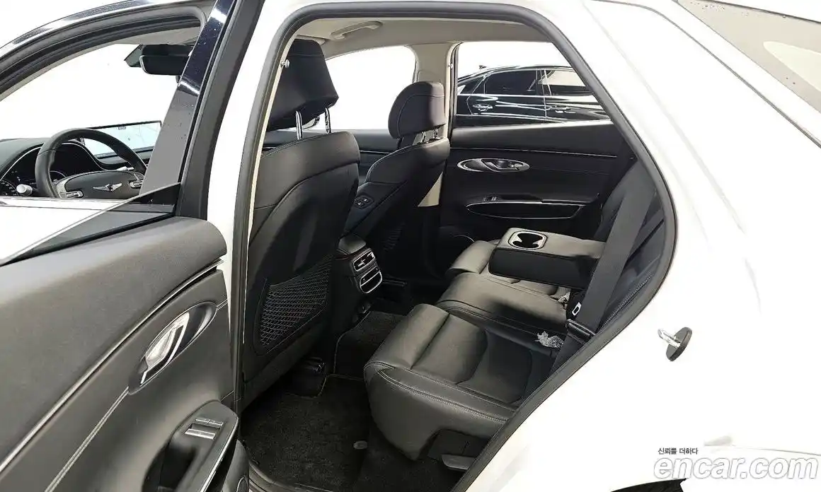 Genesis GV70 2022 2.5 Автомат в Москве № 817829, фото 11