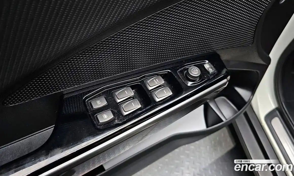 SsangYong TIBOLI 2019 1.5 Автомат в Москве № 818355, фото 17