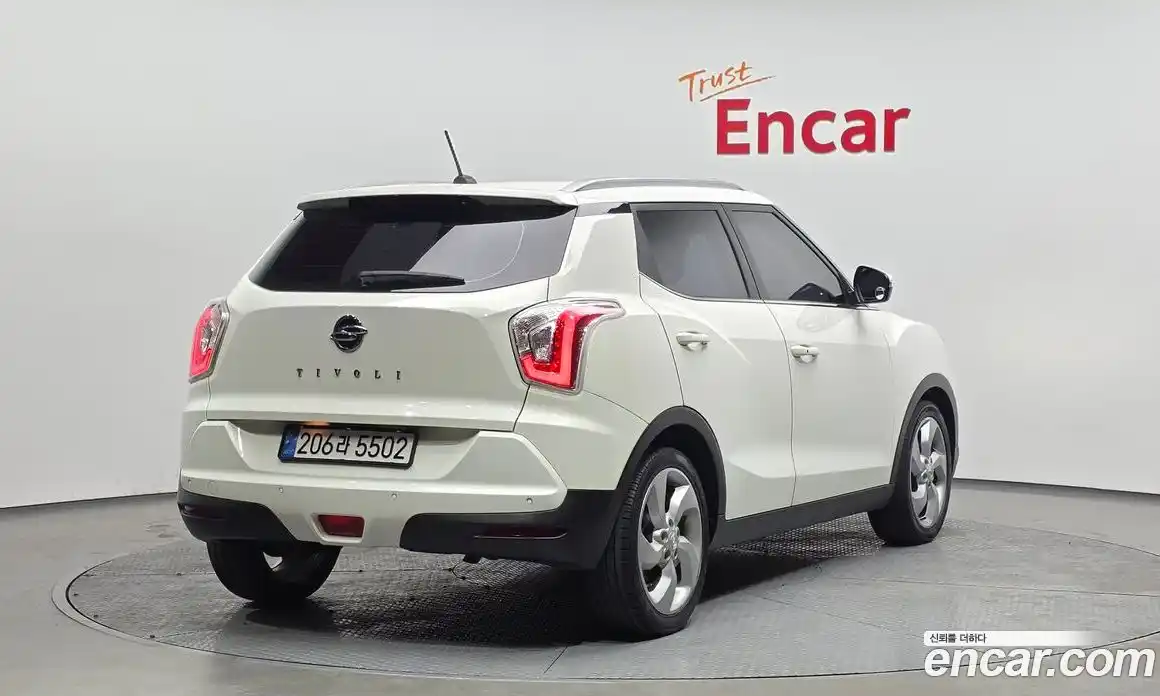 SsangYong TIBOLI 2015 1.6 Автомат в Москве № 818482, фото 2