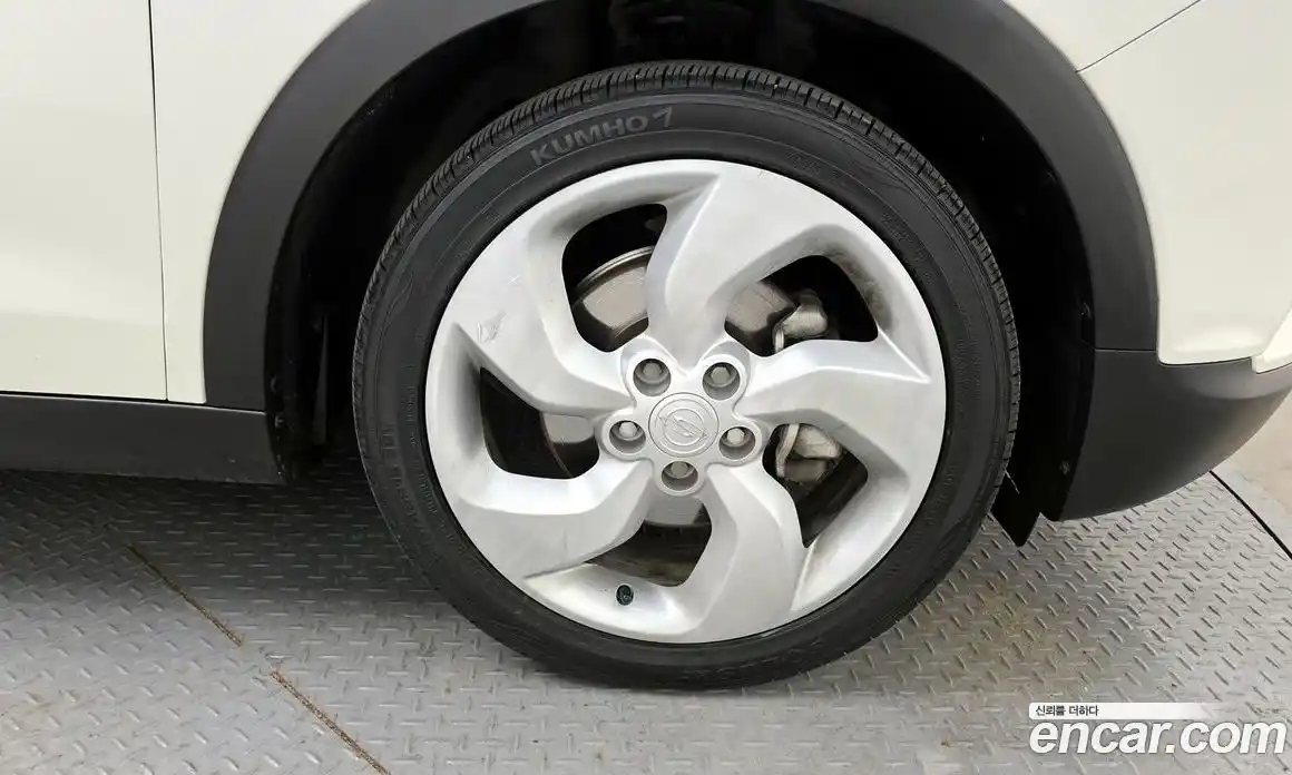 SsangYong TIBOLI 2015 1.6 Автомат в Москве № 818482, фото 5