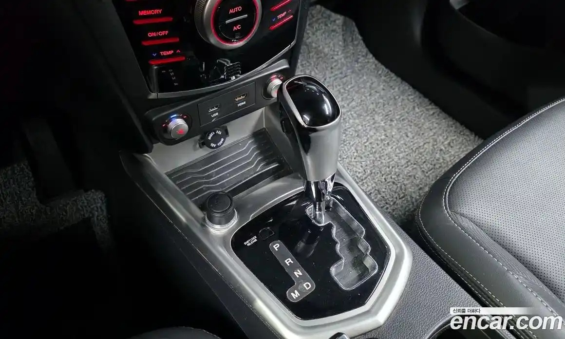 SsangYong TIBOLI 2015 1.6 Автомат в Москве № 818482, фото 9