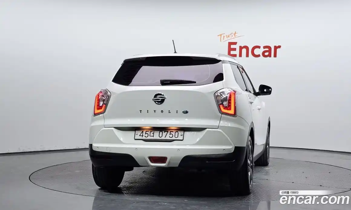 SsangYong TIBOLI 2016 1.6 Автомат в Москве № 818509, фото 3