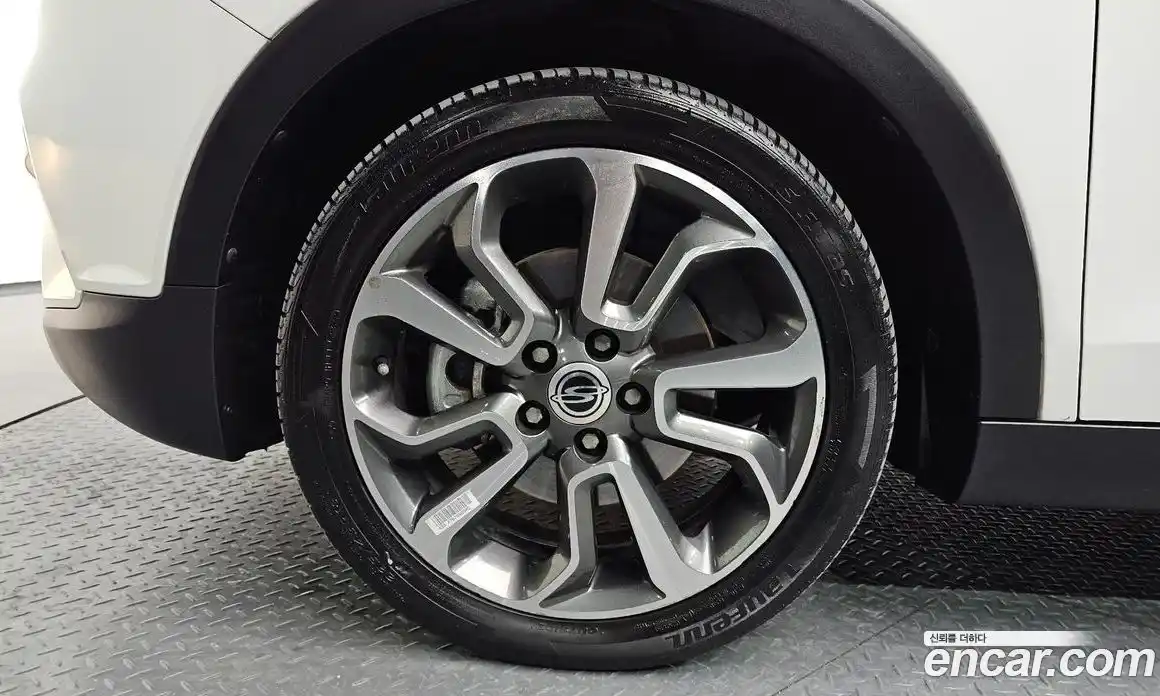 SsangYong TIBOLI 2016 1.6 Автомат в Москве № 818509, фото 4