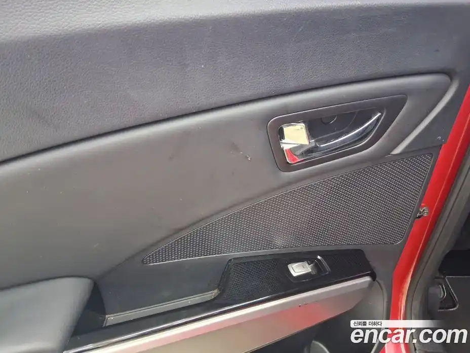 SsangYong TIBOLI 2015 1.6 Автомат в Москве № 818756, фото 15