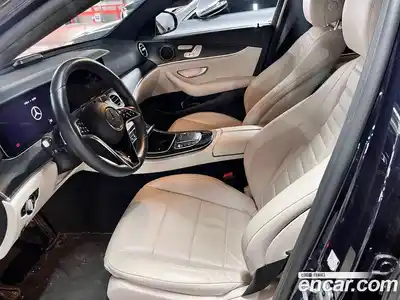 Mercedes-Benz E-Class 2022 2.0 Автомат в Москве № 822081, миниатюра 2