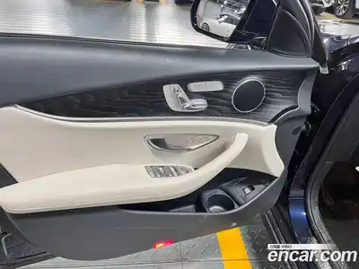 Mercedes-Benz E-Class 2022 2.0 Автомат в Москве № 822081, миниатюра 3