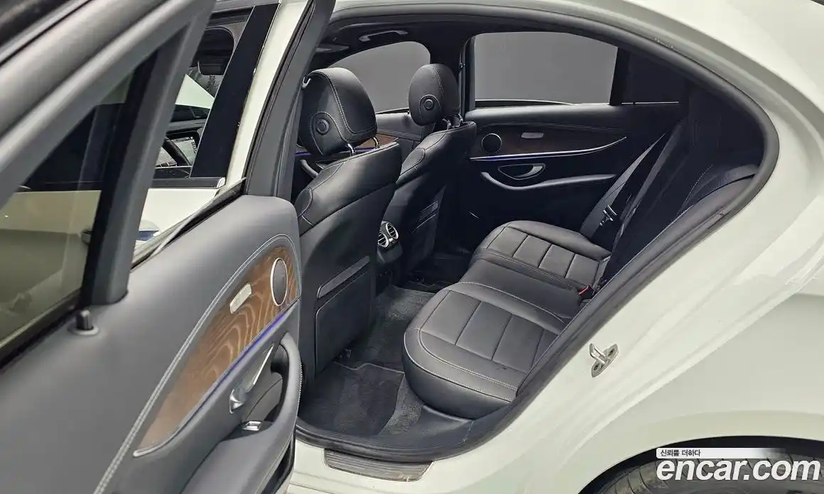 Mercedes-Benz E-Class 2022 2.0 Автомат в Москве № 822503, фото 12