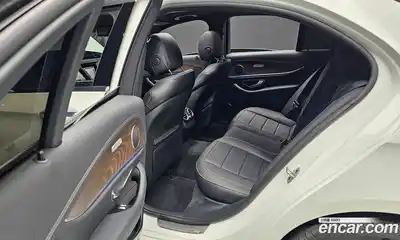 Mercedes-Benz E-Class 2022 2.0 Автомат в Москве № 822503, миниатюра 12