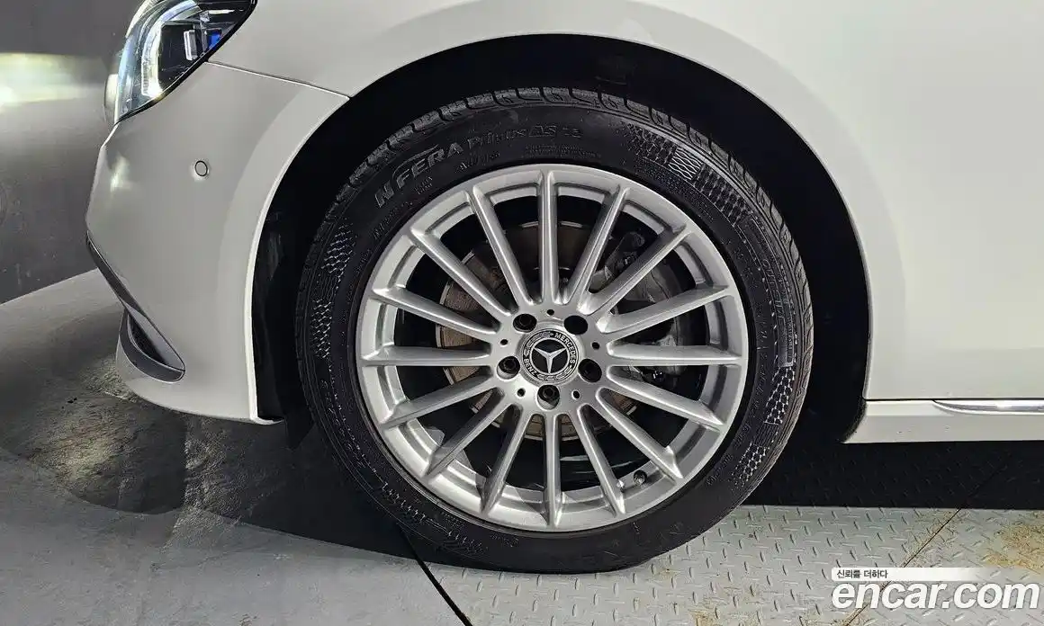 Mercedes-Benz E-Class 2022 2.0 Автомат в Москве № 822503, фото 5