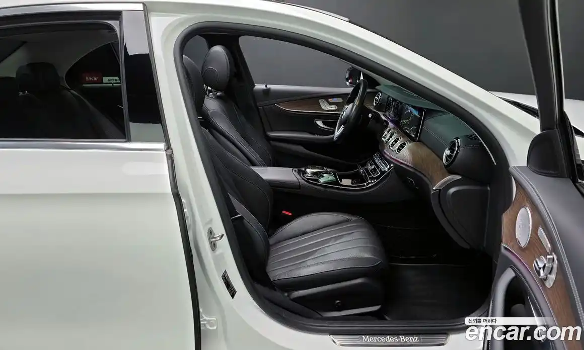 Mercedes-Benz E-Class 2020 2.0 Автомат в Москве № 823004, фото 10