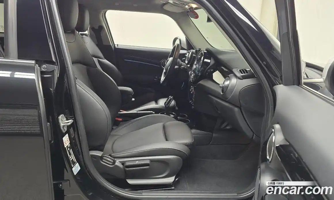 Mini Cooper 2022 1.5 Автомат в Москве № 825249, фото 11