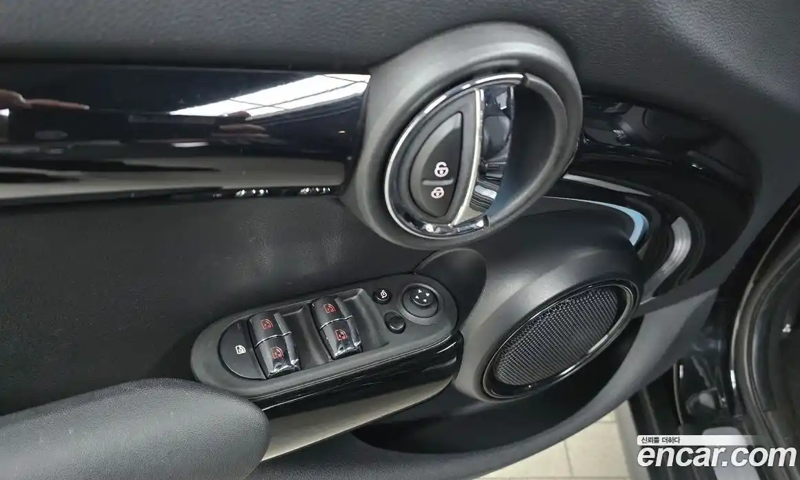 Mini Cooper 2022 1.5 Автомат в Москве № 825249, фото 18