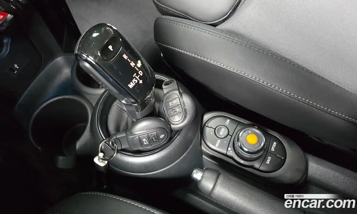 Mini Cooper 2022 1.5 Автомат в Москве № 825249, фото 9