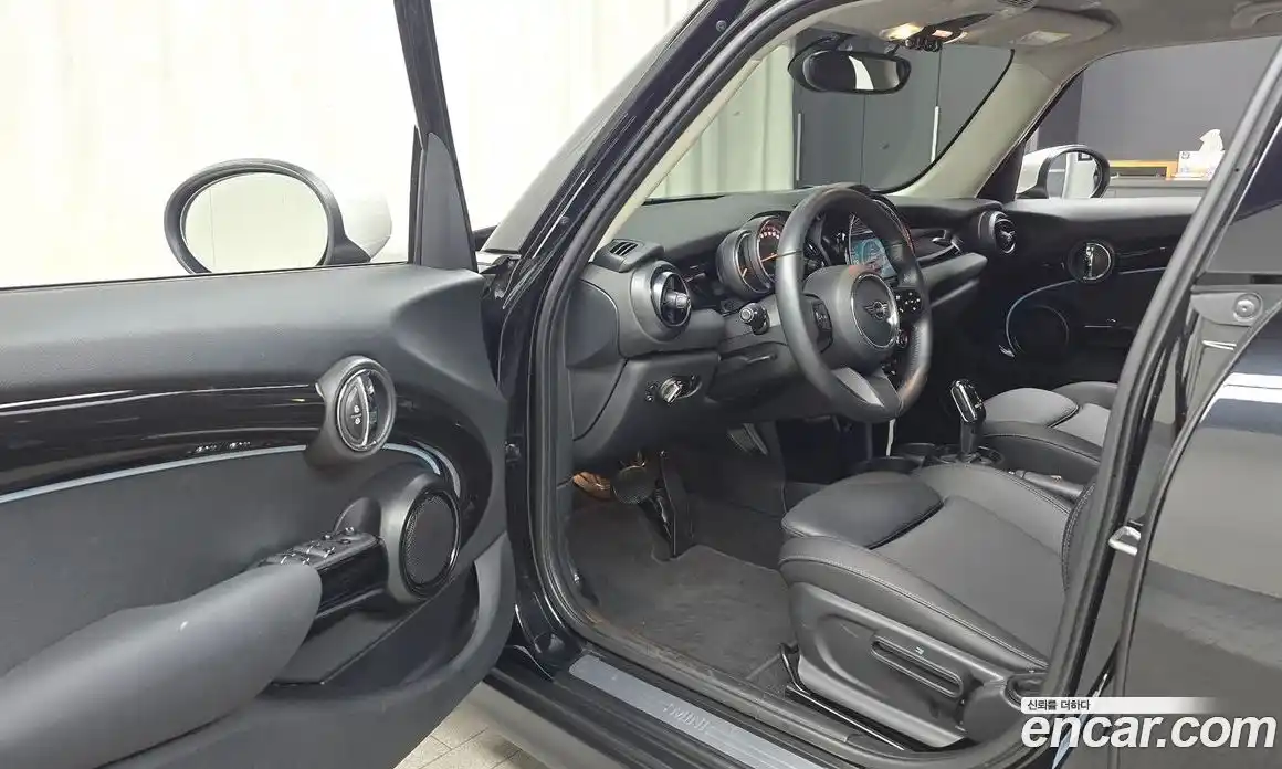 Mini Cooper 2022 1.5 Автомат в Москве № 825249, фото 10