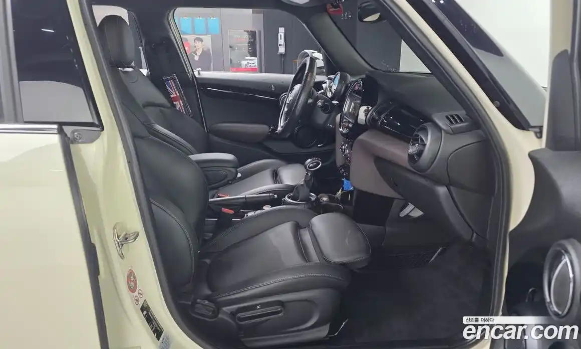 Mini Cooper 2017 1.5 Автомат в Москве № 825286, фото 11