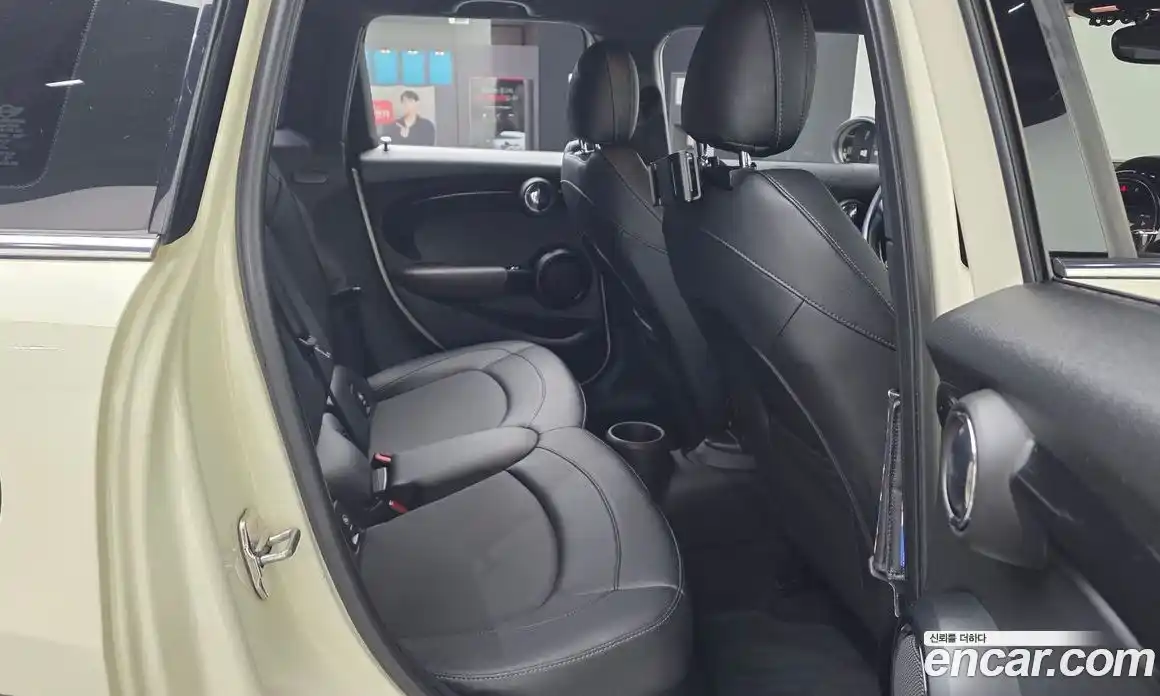 Mini Cooper 2017 1.5 Автомат в Москве № 825286, фото 12