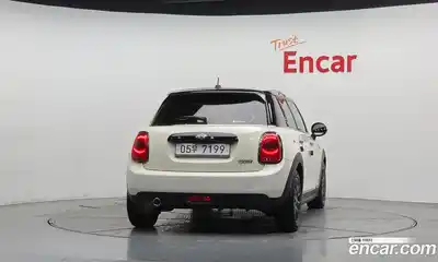 Mini Cooper 2017 1.5 Автомат в Москве № 825286, миниатюра 4